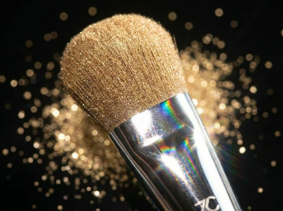 Golden Holographic Ultra - Fine Eye Glitter | Zuri - zuricosmetics
